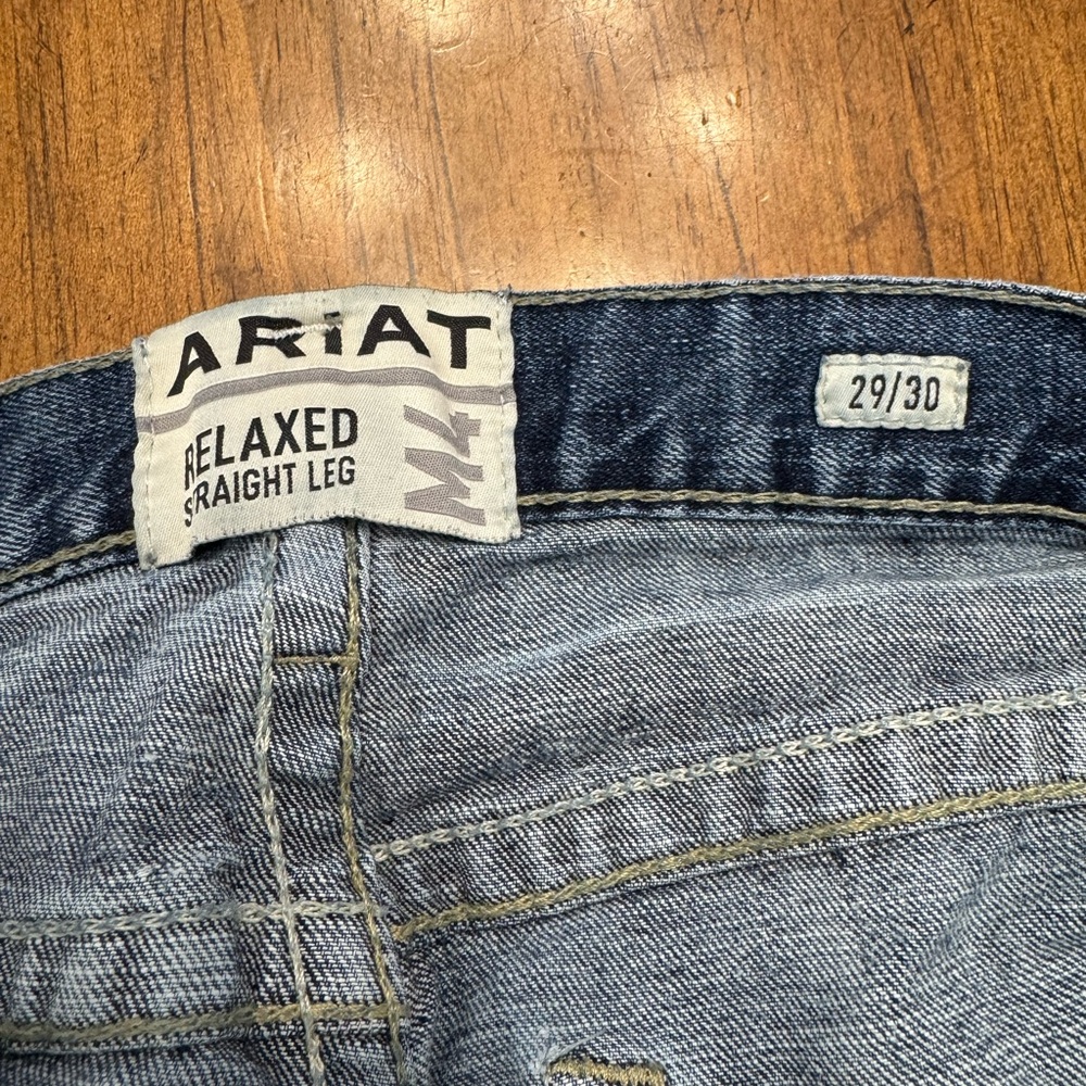 Ariat Relaxed Blue Jeans with Classic Denim Look